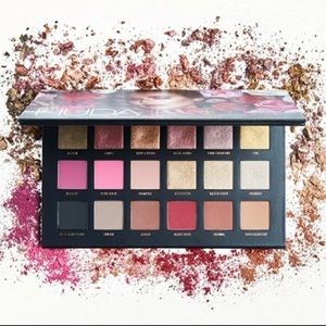 TEMPORARY PRICE DROP ⬇️ HUDA BEAUTY ROSE GOLD REMASTERED EYESHADOW PALETTE